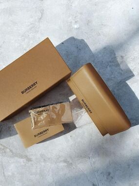 Burberry Camel Tan Leather glasses Case with Branded Box
